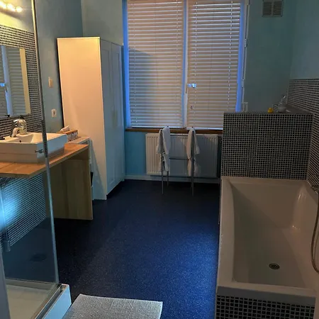 Logies Zen Aan Zee 住宿加早餐酒店 4*